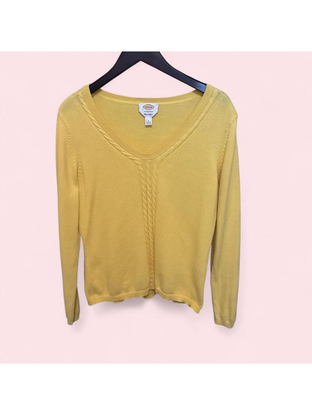 Mustard yellow sweater‎